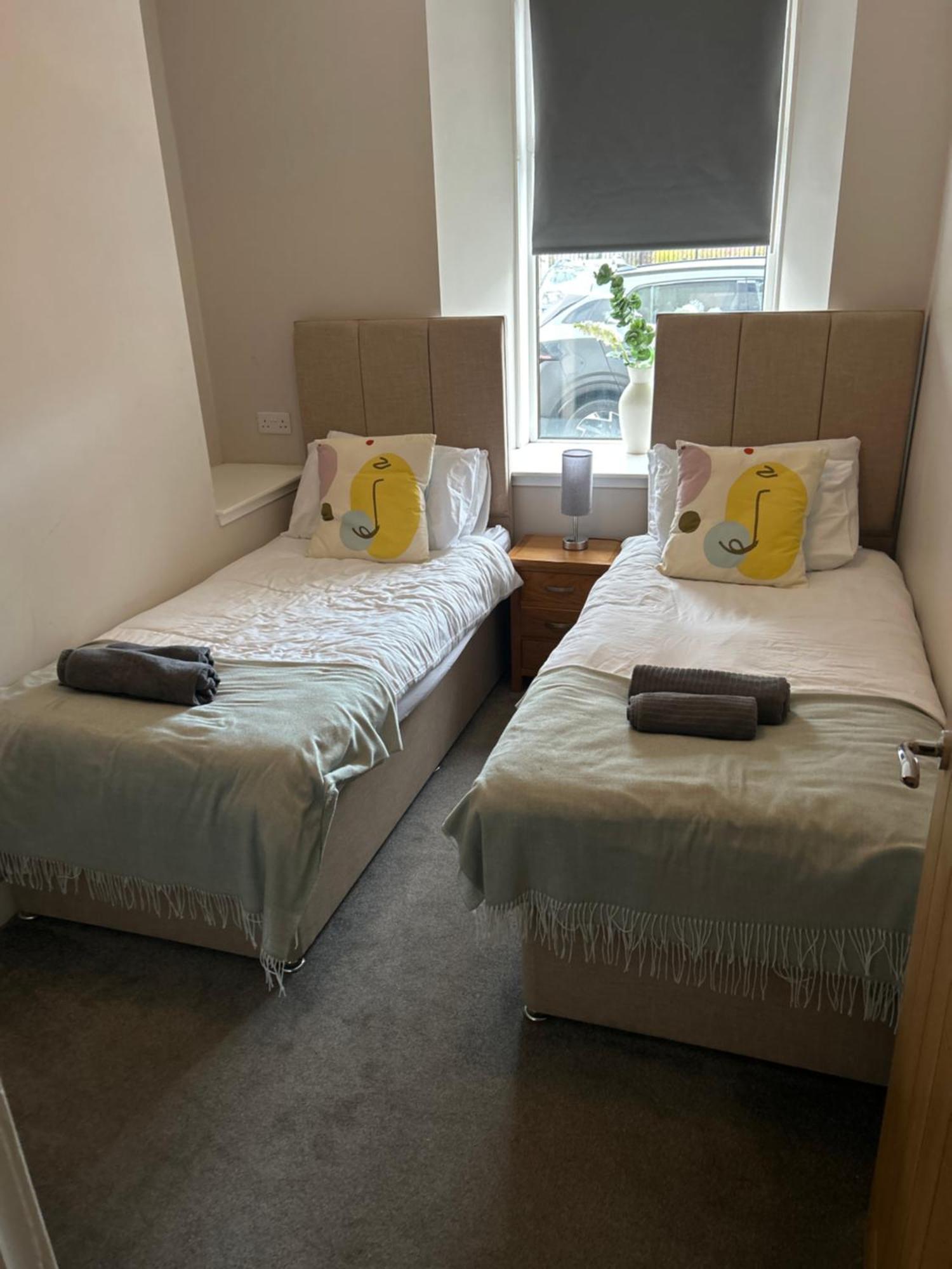 Cosy James Street Park 2 Bedroom, Ground Floor Apartment, Garden Геленсбург Екстер'єр фото